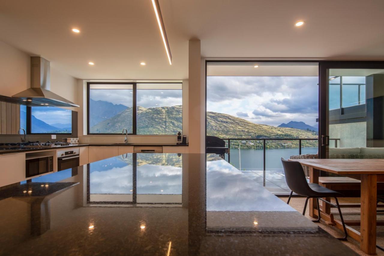4 Bedroom Home With Elevated Views Of Lake Wakatipu & The Remarkables Queenstown Exterior photo
