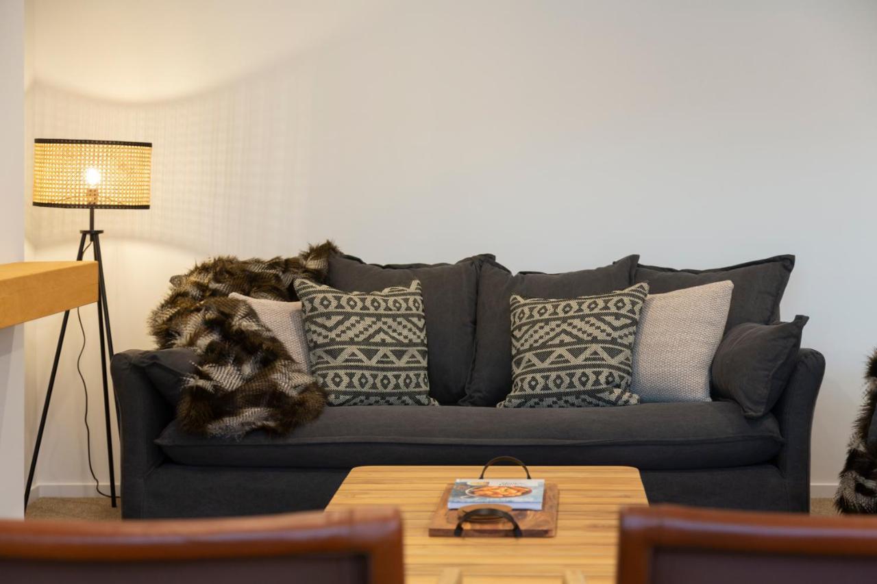 4 Bedroom Home With Elevated Views Of Lake Wakatipu & The Remarkables Queenstown Exterior photo