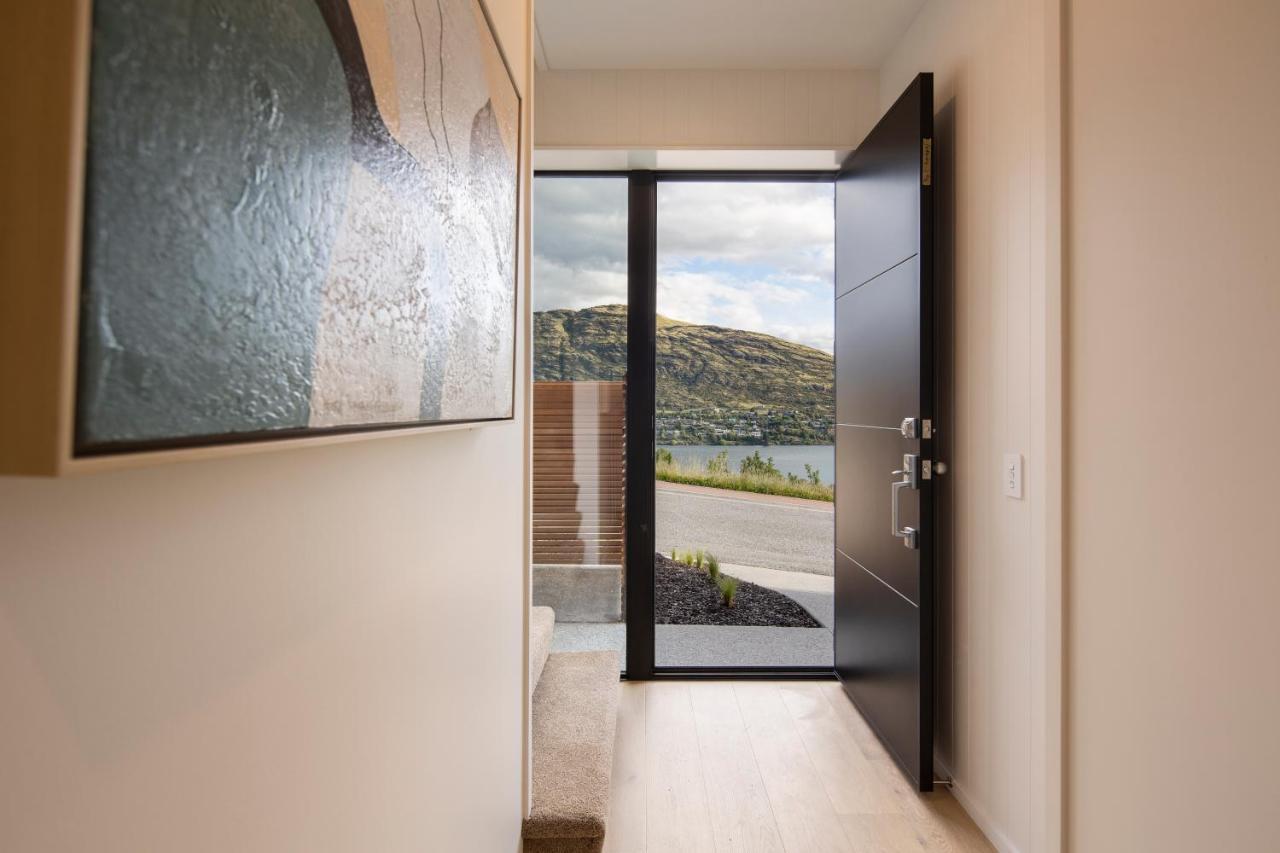 4 Bedroom Home With Elevated Views Of Lake Wakatipu & The Remarkables Queenstown Exterior photo